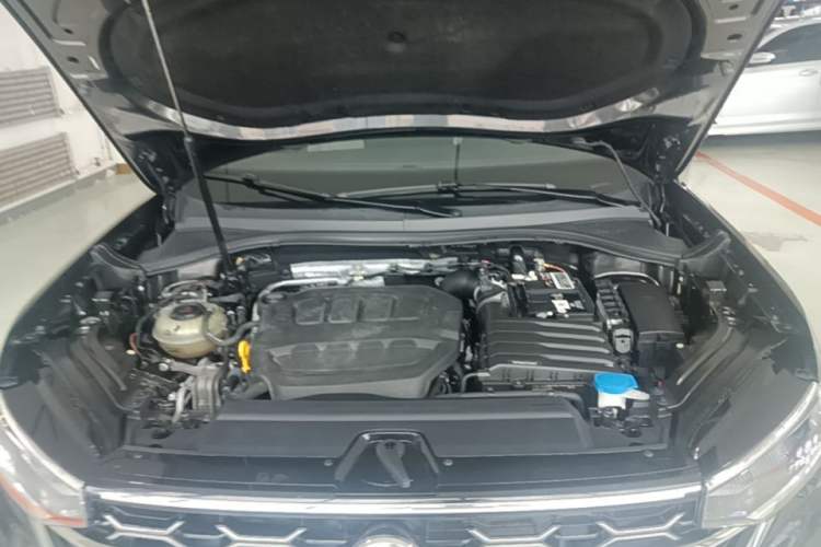 Used Volkswagen Tayron 2023 330TSI Two-Wheel-Drive R-Line High-Energy Version Engine Bay