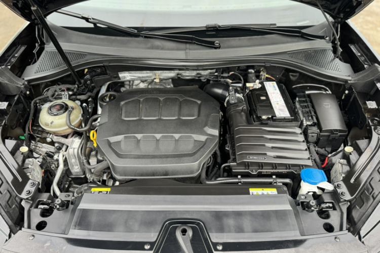 Used Volkswagen Tayron 2023 330TSI Two-Wheel-Drive Luxury Plus Advanced Version Engine Bay