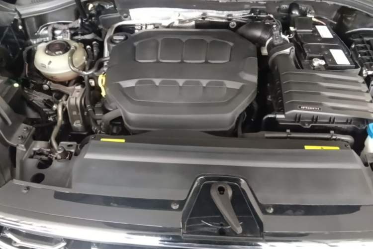 Used Volkswagen Tayron 2023 330TSI Two-Wheel-Drive R-Line High-Energy Version Engine Bay