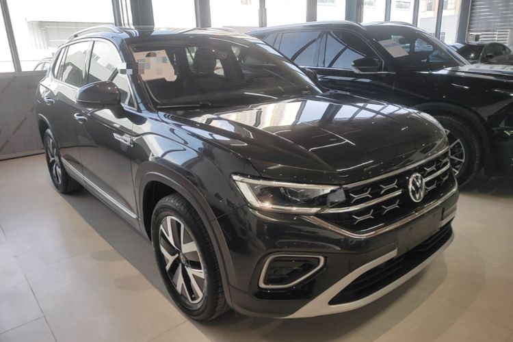 Used Volkswagen Tayron 2023 330TSI Two-Wheel-Drive Luxury Plus Advanced Version Front Right 45 Deg