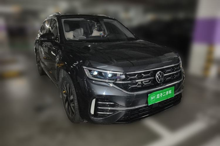 Used Volkswagen Tayron 2023 Revised Version 380TSI All-Wheel Drive R-Line High-Energy Edition Front Right 45 Deg