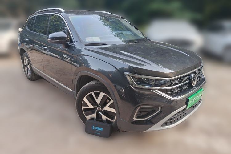 Used Volkswagen Tayron 2023 330TSI Two-Wheel-Drive Luxury Plus Advanced Version Front Right 45 Deg