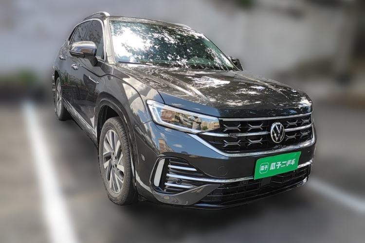 Used Volkswagen Tayron 2023 330TSI Two-Wheel-Drive R-Line High-Energy Version Front Right 45 Deg