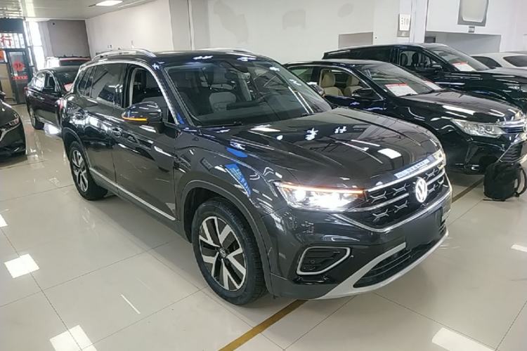 Used Volkswagen Tayron 2023 330TSI Two-Wheel-Drive Luxury Plus Advanced Version Front Right 45 Deg