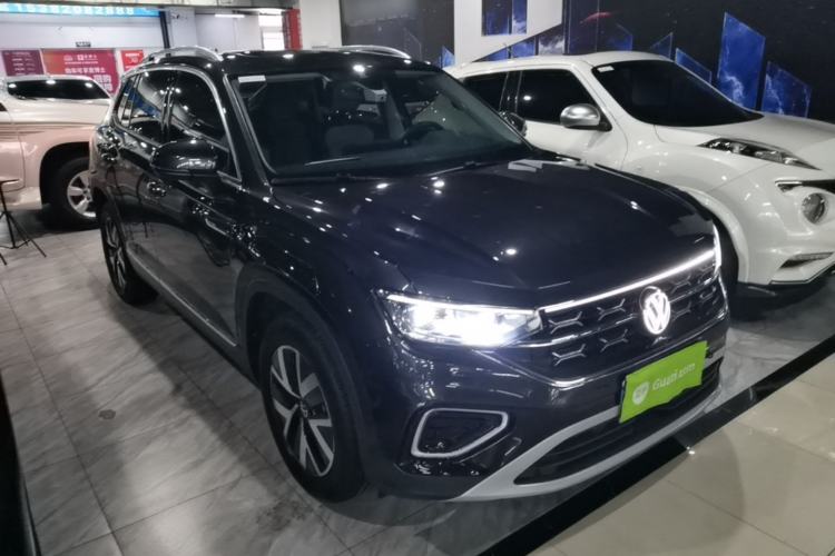Used Volkswagen Tayron 2023 330TSI Two-Wheel-Drive Luxury Plus Advanced Version Front Right 45 Deg