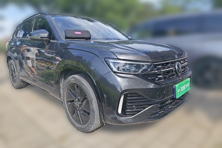 Used Volkswagen Tayron 2023 330TSI Two-Wheel-Drive R-Line High-Energy Version Front Right 45 Deg
