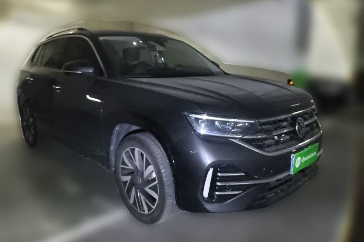 Used Volkswagen Tayron 2023 330TSI Two-Wheel-Drive R-Line High-Energy Version Front Right 45 Deg