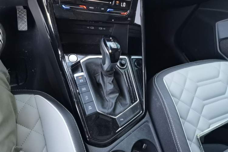 Used Volkswagen Tayron 2023 280TSI Two-Wheel-Drive Luxury Plus Advanced Version Gear Lever