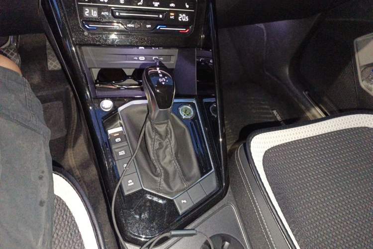 Used Volkswagen Tayron 2023 330TSI Two-Wheel-Drive Luxury Plus Advanced Version Gear Lever