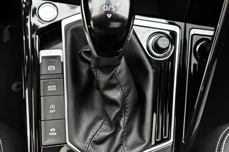 Used Volkswagen Tayron 2023 280TSI Two-Wheel-Drive Luxury Plus Advanced Version Gear Lever