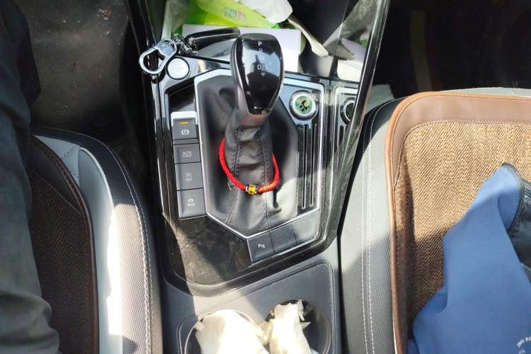Used Volkswagen Tayron 2023 280TSI Two-Wheel-Drive Luxury Plus Advanced Version Gear Lever