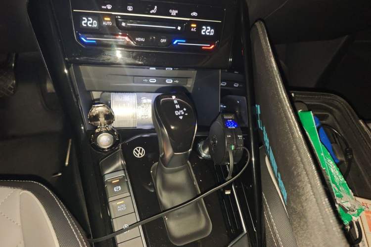 Used Volkswagen Tayron 2023 330TSI Two-Wheel-Drive Luxury Plus Advanced Version Gear Lever