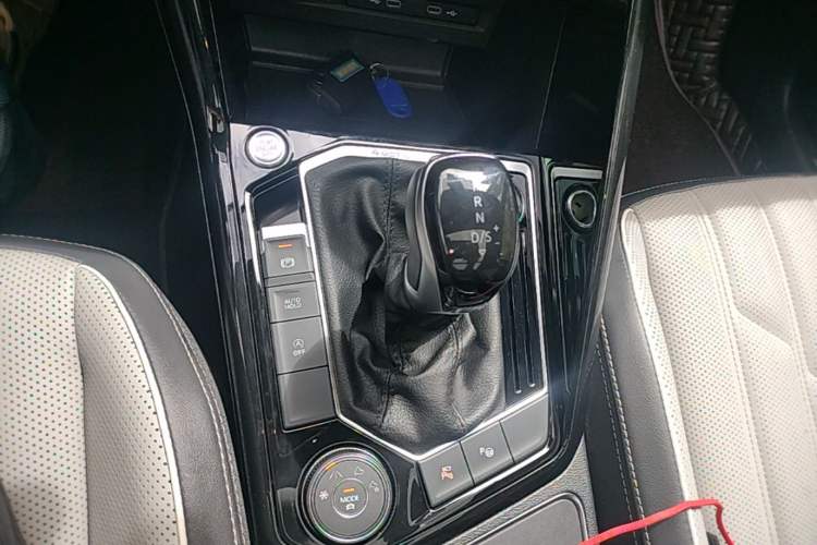 Used Volkswagen Tayron 2023 Revised Version 380TSI All-Wheel Drive R-Line Pro Smart Edition Gear Lever