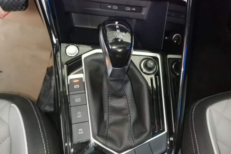 Used Volkswagen Tayron 2023 330TSI Two-Wheel-Drive Luxury Plus Advanced Version Gear Lever