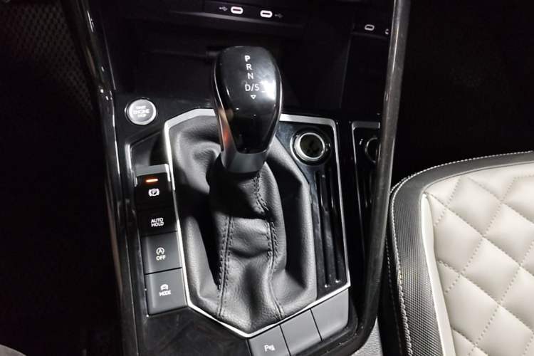 Used Volkswagen Tayron 2023 330TSI Two-Wheel-Drive Luxury Plus Advanced Version Gear Lever