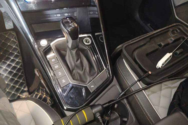Used Volkswagen Tayron 2023 330TSI Two-Wheel-Drive Luxury Plus Advanced Version Gear Lever
