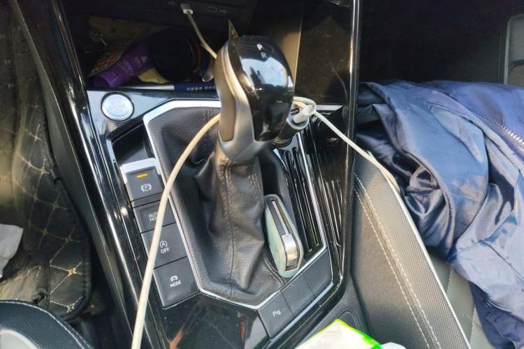 Used Volkswagen Tayron 2023 330TSI Two-Wheel-Drive Luxury Plus Advanced Version Gear Lever