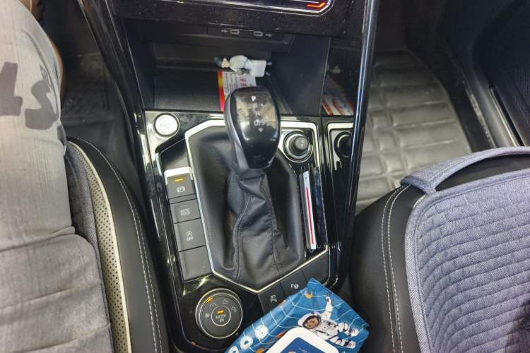 Used Volkswagen Tayron 2023 380TSI Four-Wheel Drive R-Line Pro Smart Edition Gear Lever