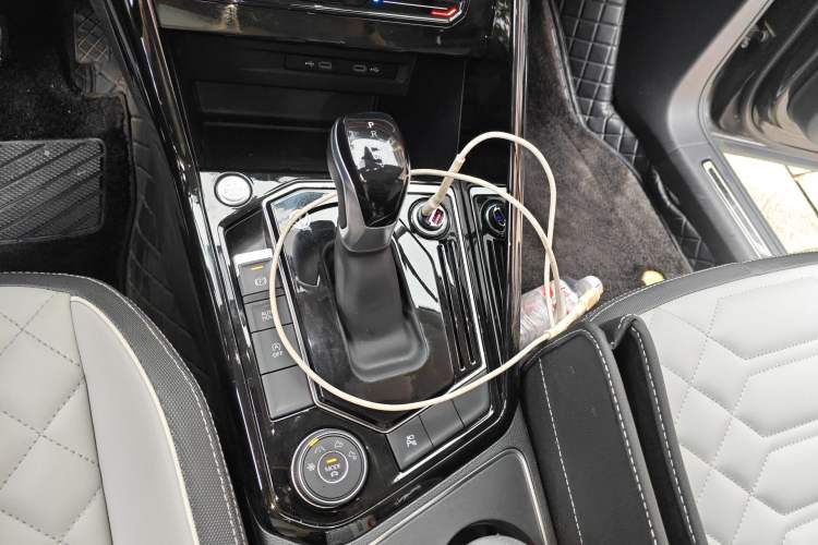 Used Volkswagen Tayron 2023 380TSI Four-Wheel Drive R-Line High-Energy Version Gear Lever