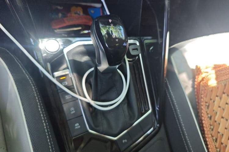 Used Volkswagen Tayron 2023 330TSI Two-Wheel-Drive Luxury Plus Advanced Version Gear Lever