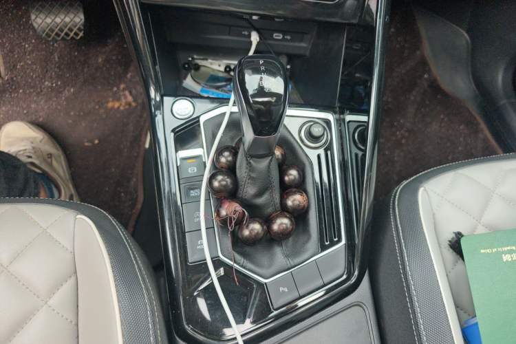 Used Volkswagen Tayron 2023 330TSI Two-Wheel-Drive Luxury Plus Advanced Version Gear Lever