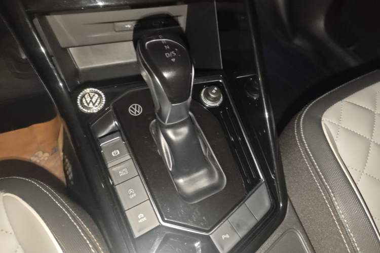 Used Volkswagen Tayron 2023 330TSI Two-Wheel-Drive Luxury Plus Advanced Version Gear Lever