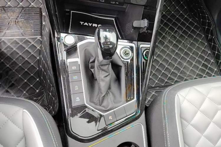Used Volkswagen Tayron 2023 330TSI Two-Wheel-Drive R-Line High-Energy Version Gear Lever