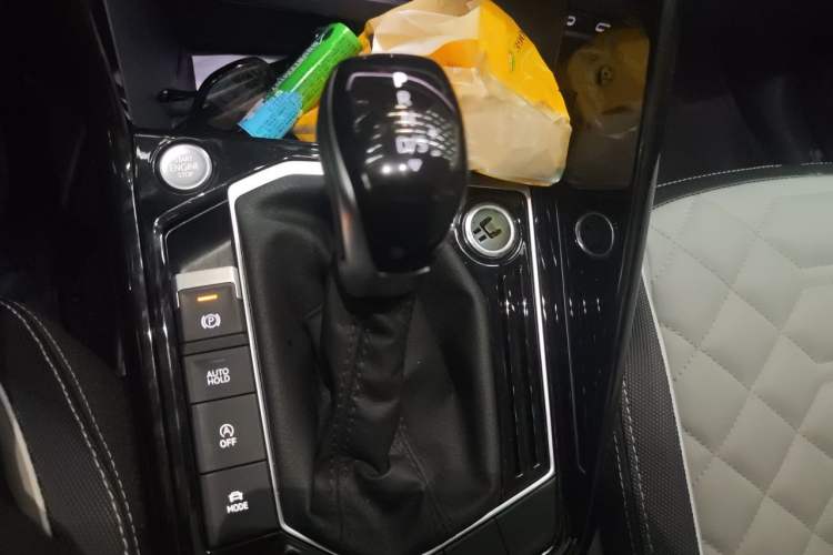 Used Volkswagen Tayron 2023 330TSI Two-Wheel-Drive R-Line High-Energy Version Gear Lever