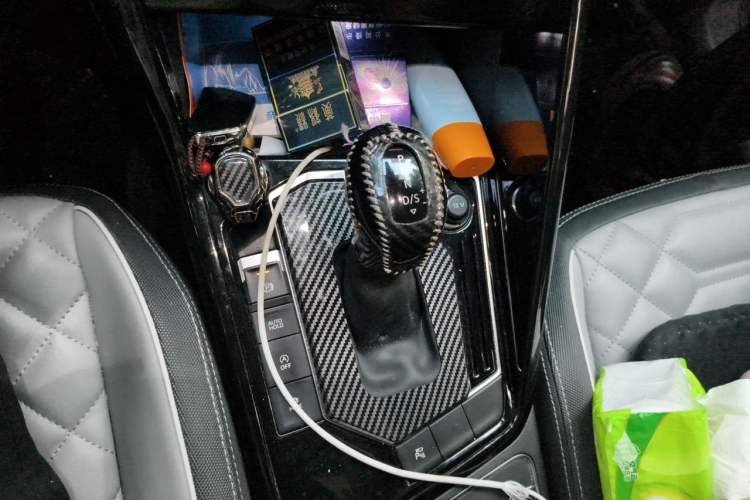 Used Volkswagen Tayron 2023 330TSI Two-Wheel-Drive R-Line High-Energy Version Gear Lever