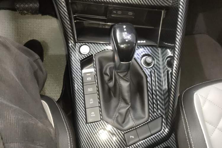 Used Volkswagen Tayron 2023 330TSI Two-Wheel-Drive Luxury Plus Advanced Version Gear Lever