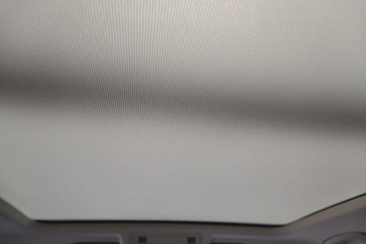 Used Volkswagen Tayron 2023 330TSI Two-Wheel-Drive Luxury Plus Advanced Version Headliner