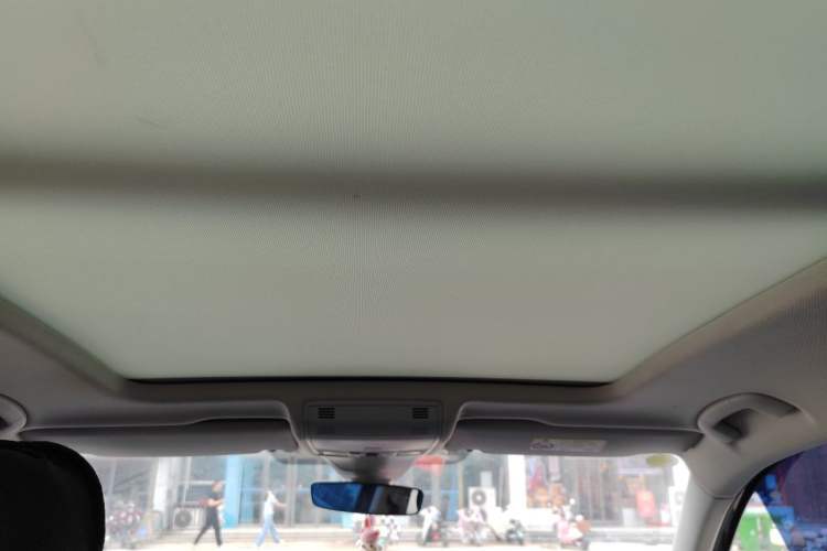 Used Volkswagen Tayron 2023 330TSI Two-Wheel-Drive Luxury Plus Advanced Version Headliner