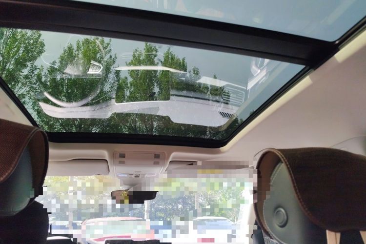 Used Volkswagen Tayron 2023 280TSI Two-Wheel-Drive Luxury Plus Advanced Version Headliner