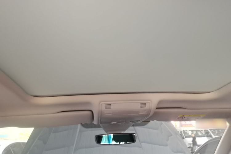 Used Volkswagen Tayron 2023 330TSI Two-Wheel-Drive Luxury Plus Advanced Version Headliner