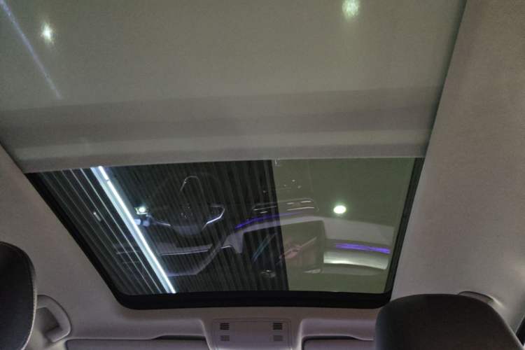 Used Volkswagen Tayron 2023 330TSI Two-Wheel-Drive R-Line High-Energy Version Headliner