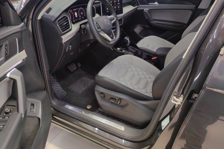 Used Volkswagen Tayron 2023 330TSI Two-Wheel-Drive Luxury Plus Advanced Version Interior 1