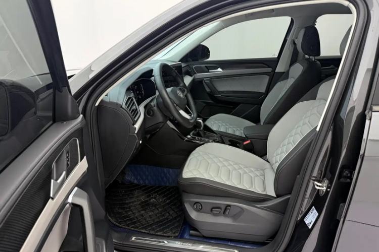 Used Volkswagen Tayron 2023 280TSI Two-Wheel-Drive Luxury Plus Advanced Version Interior 2