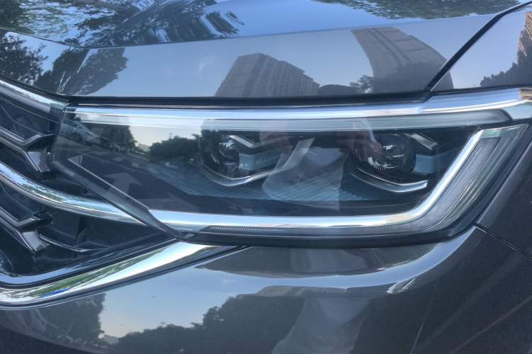 Used Volkswagen Tayron 2023 330TSI Two-Wheel-Drive R-Line High-Energy Version Left Front Headlight