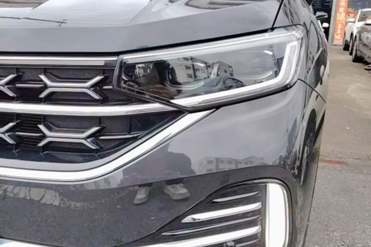Used Volkswagen Tayron 2023 330TSI Two-Wheel-Drive R-Line High-Energy Version Left Front Headlight