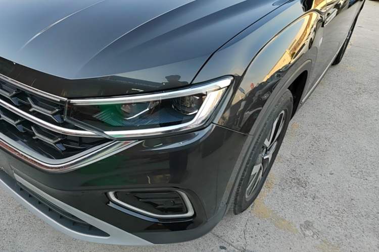 Used Volkswagen Tayron 2023 330TSI Two-Wheel-Drive Luxury Plus Advanced Version Left Front Headlight