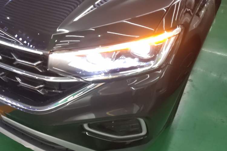 Used Volkswagen Tayron 2023 330TSI Two-Wheel-Drive Luxury Plus Advanced Version Left Front Headlight