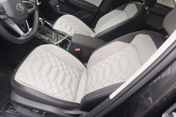 Used Volkswagen Tayron 2023 330TSI Two-Wheel-Drive R-Line High-Energy Version Left Front Seat