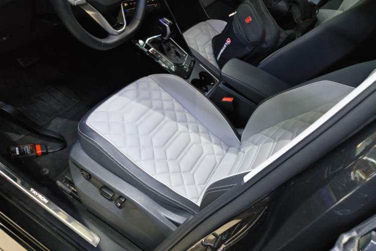 Used Volkswagen Tayron 2023 330TSI Two-Wheel-Drive R-Line High-Energy Version Left Front Seat