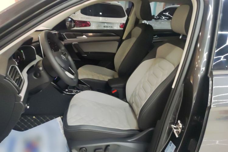 Used Volkswagen Tayron 2023 330TSI Two-Wheel-Drive Luxury Plus Advanced Version Left Front Seat
