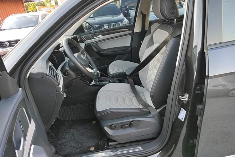 Used Volkswagen Tayron 2023 330TSI Two-Wheel-Drive Luxury Plus Advanced Version Left Front Seat