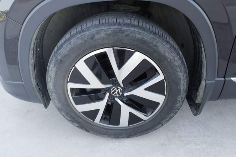 Used Volkswagen Tayron 2023 280TSI Two-Wheel-Drive Luxury Plus Advanced Version Left Front Wheel Hub
