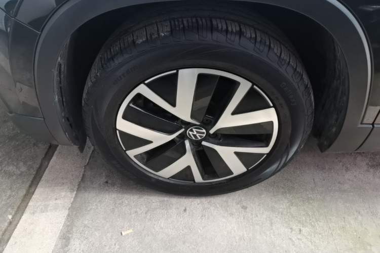 Used Volkswagen Tayron 2023 330TSI Two-Wheel-Drive Luxury Plus Advanced Version Left Front Wheel Hub
