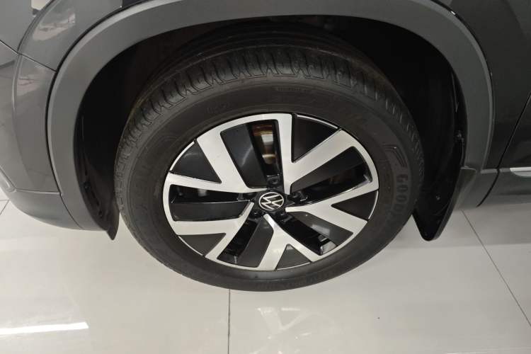 Used Volkswagen Tayron 2023 330TSI Two-Wheel-Drive Luxury Plus Advanced Version Left Front Wheel Hub