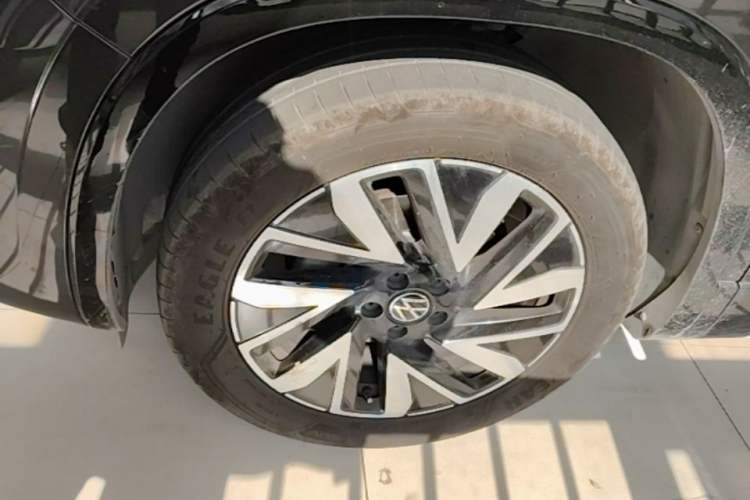 Used Volkswagen Tayron 2023 330TSI Two-Wheel-Drive R-Line High-Energy Version Left Front Wheel Hub