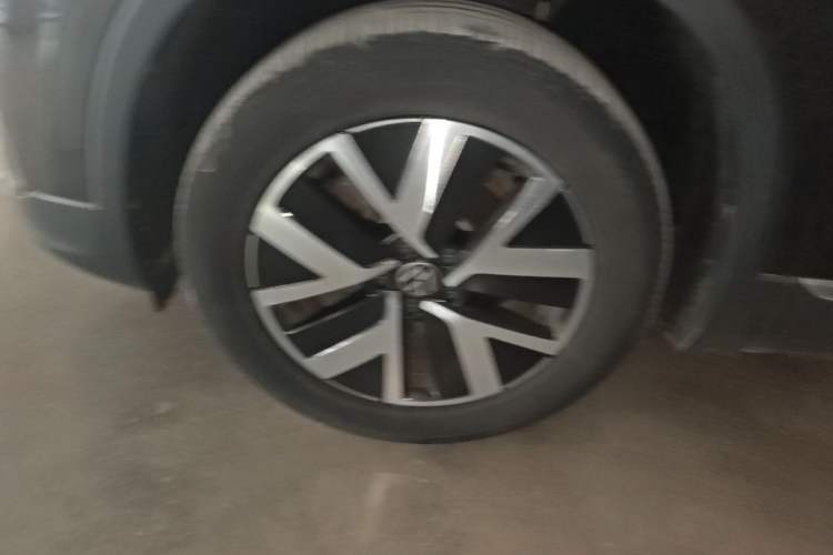 Used Volkswagen Tayron 2023 330TSI Two-Wheel-Drive Luxury Plus Advanced Version Left Front Wheel Hub
